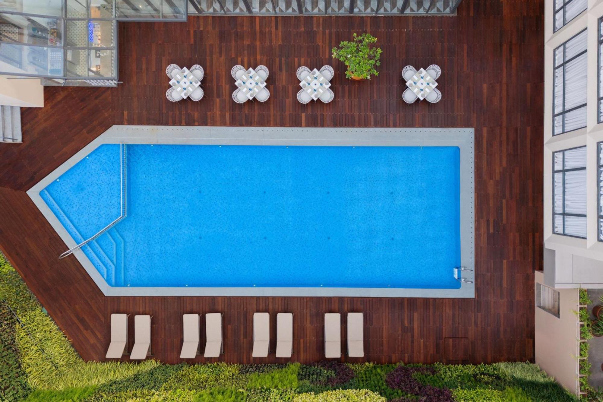 Courtyard By Marriott Goa Colva Hotel Exterior foto