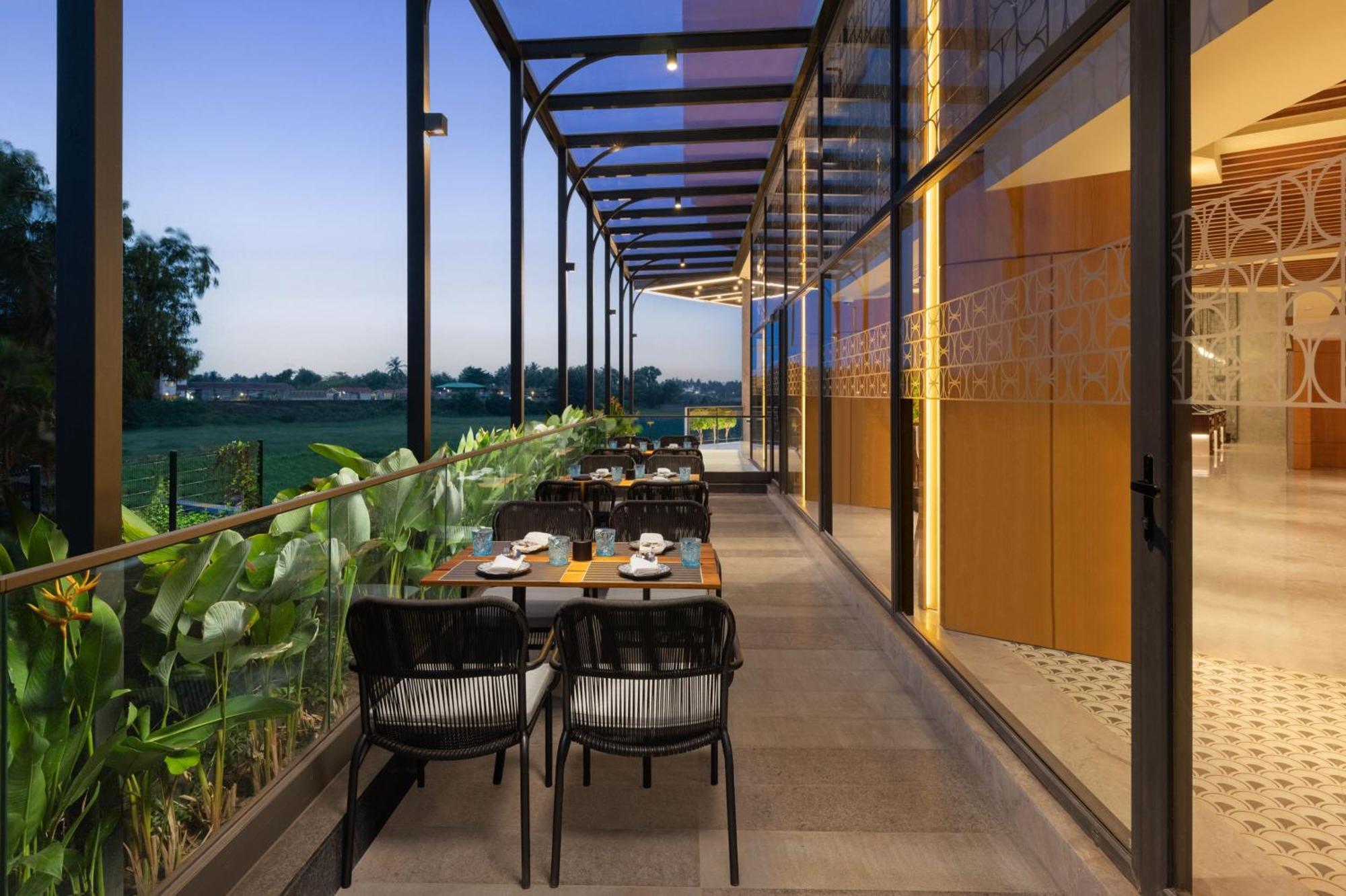 Courtyard By Marriott Goa Colva Hotel Exterior foto