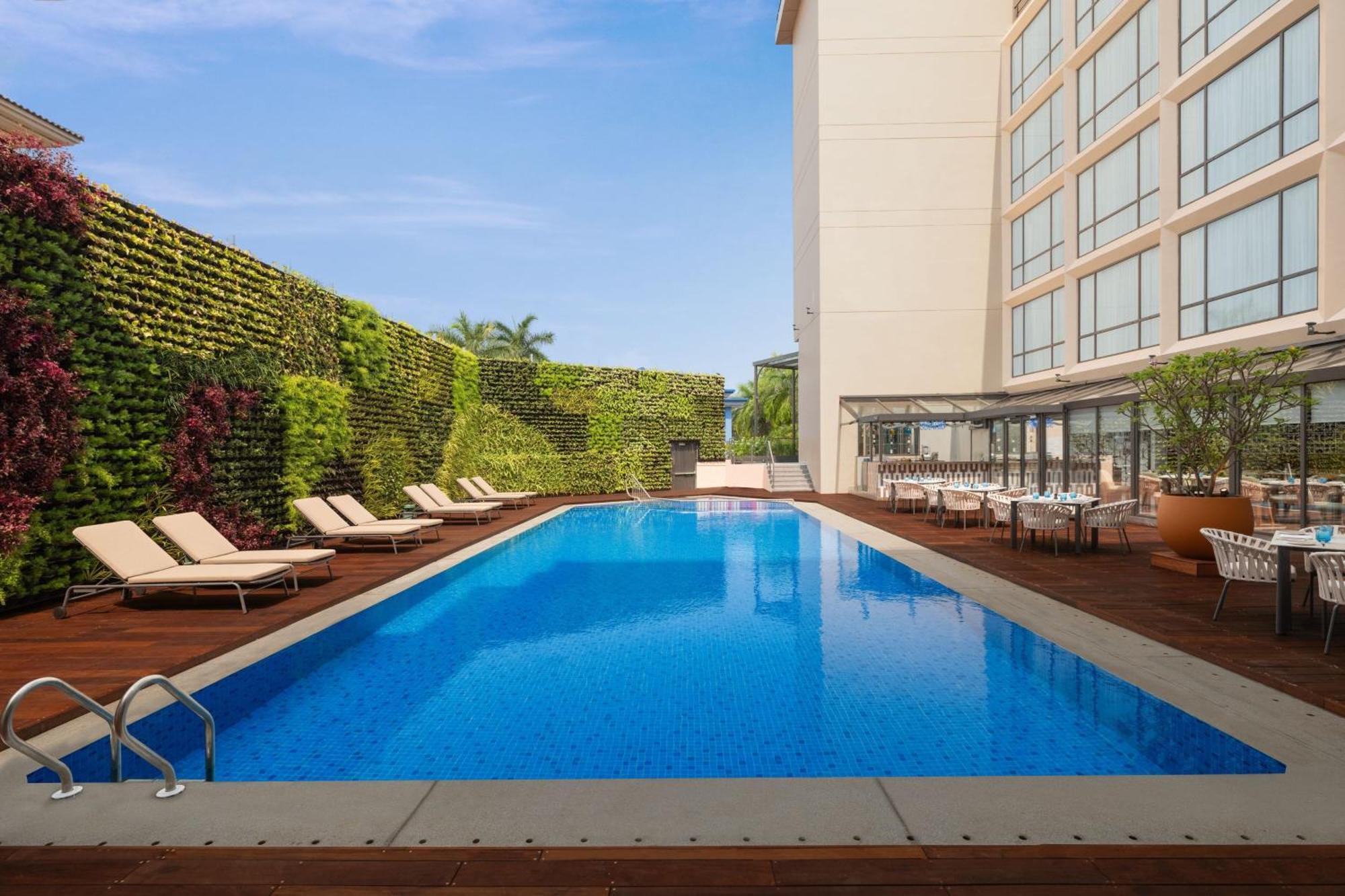 Courtyard By Marriott Goa Colva Hotel Exterior foto