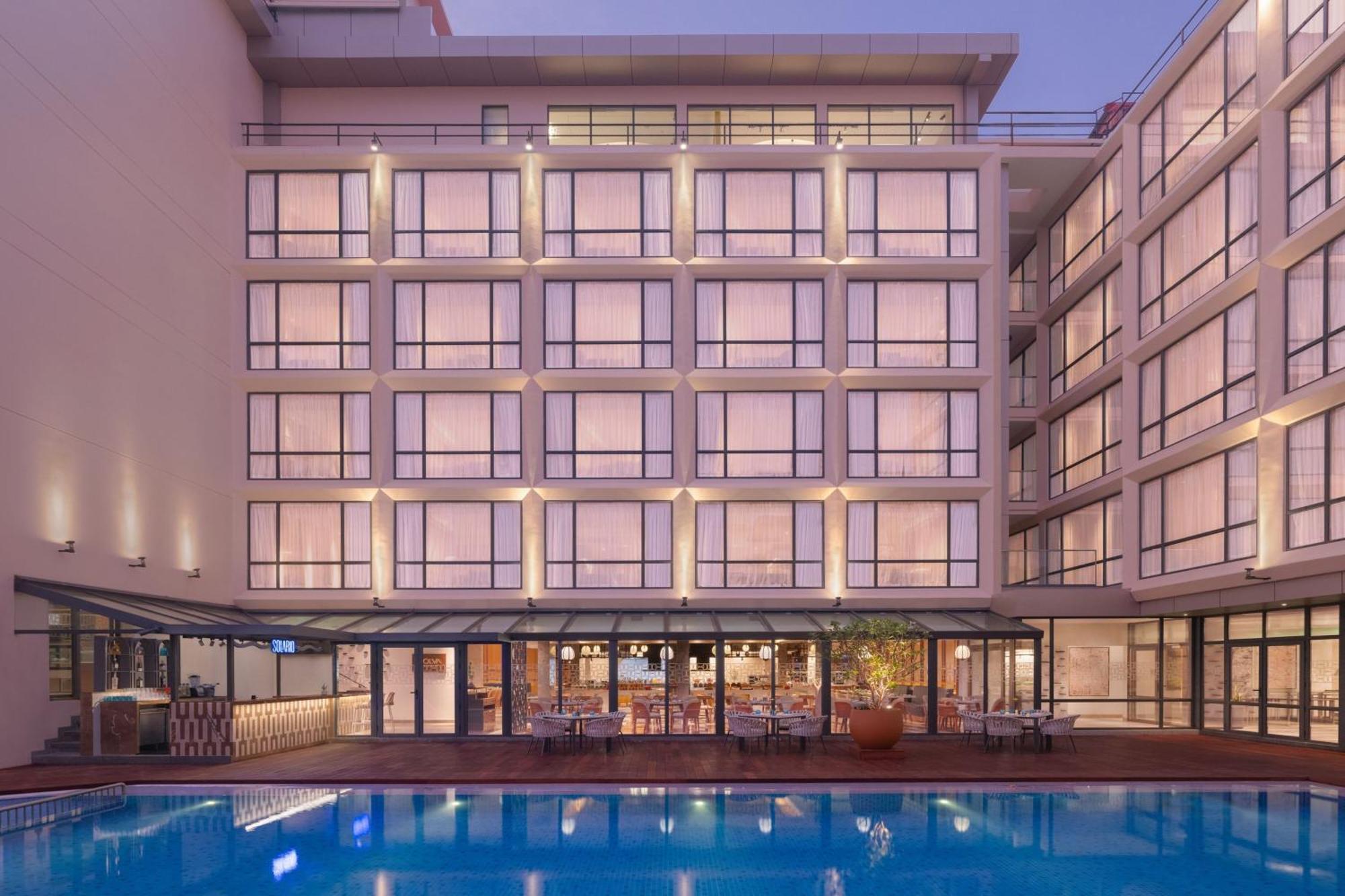 Courtyard By Marriott Goa Colva Hotel Exterior foto