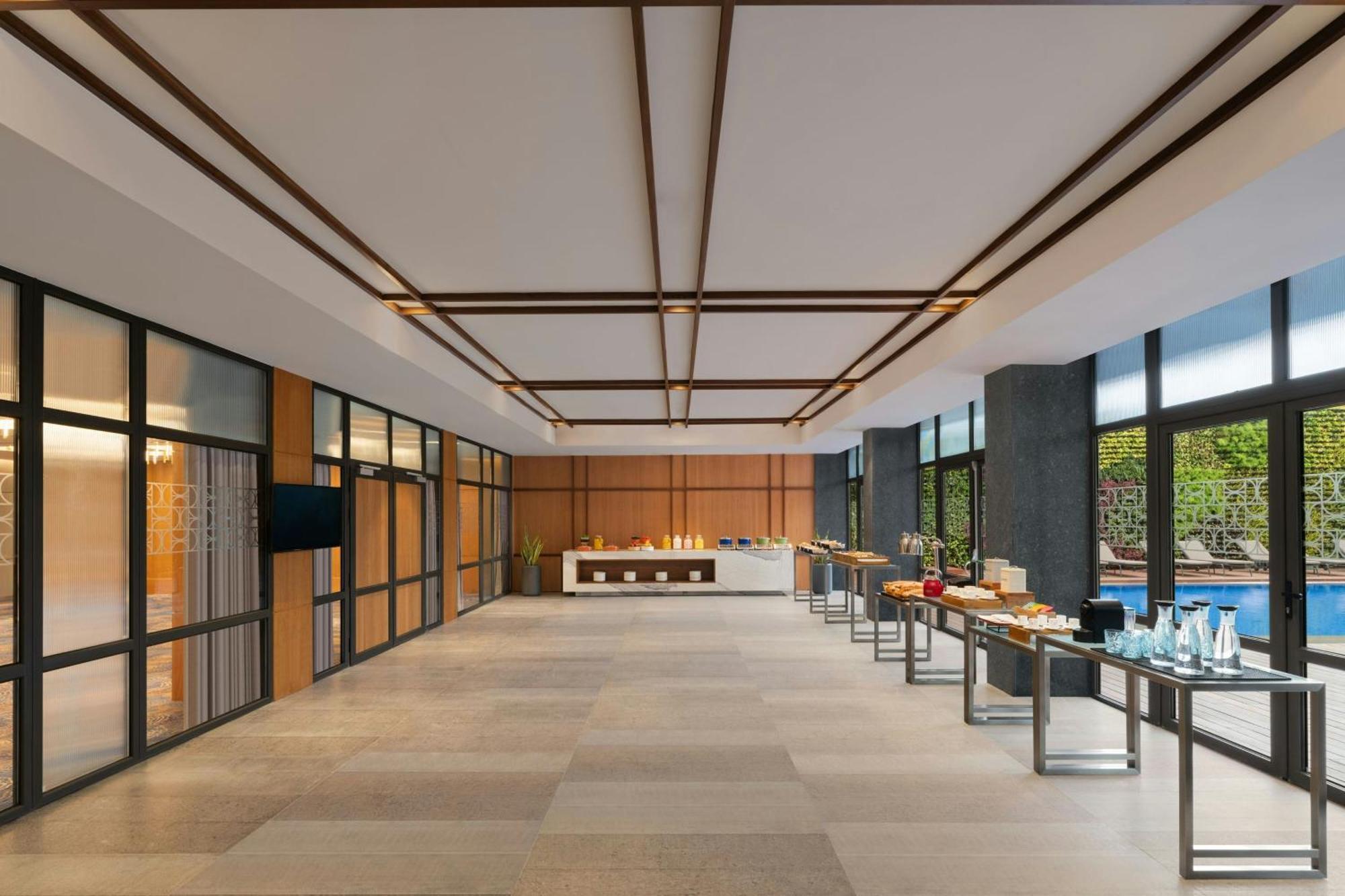 Courtyard By Marriott Goa Colva Hotel Exterior foto